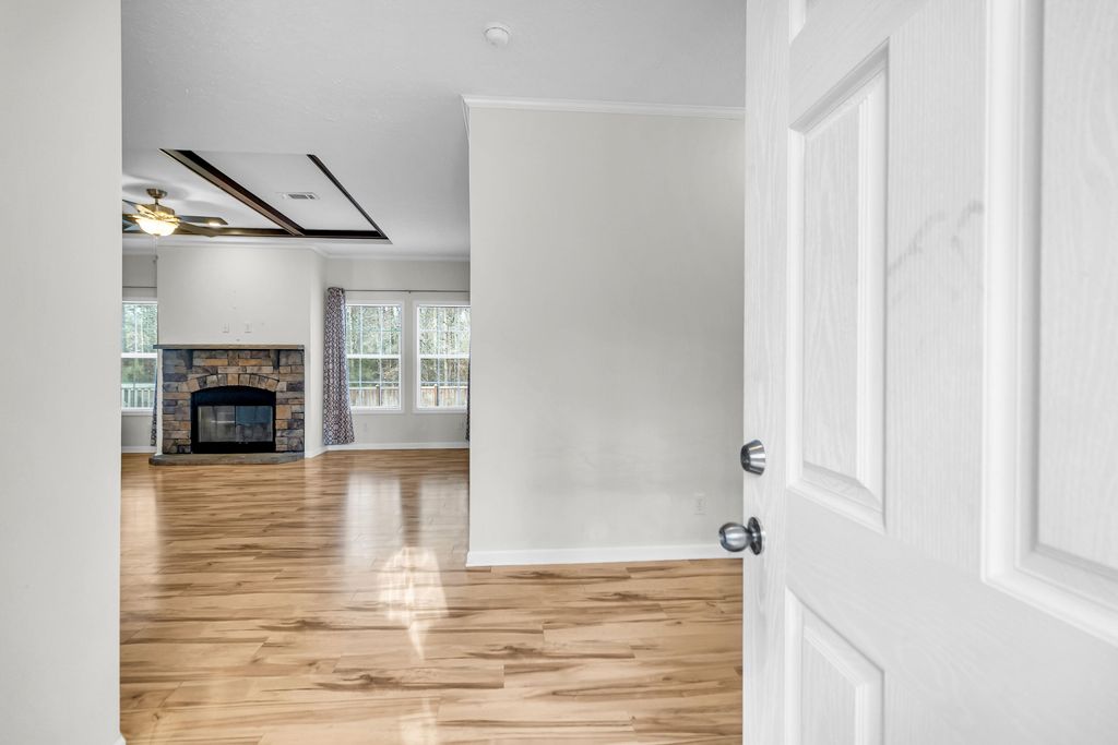 Image 6 of property listing at 35 Dalmation Court, Round O, SC 29474