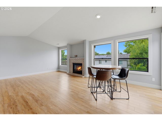 2069 FLAG STONE Ct N, Keizer, OR 97303