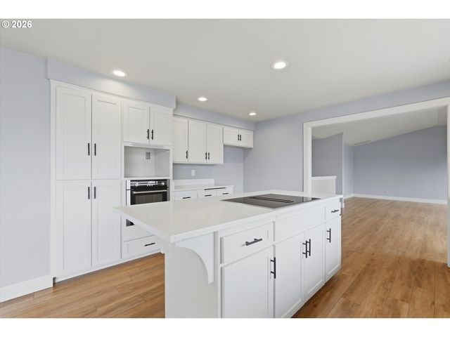 2069 FLAG STONE Ct N, Keizer, OR 97303
