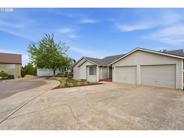 2069 FLAG STONE Ct N, Keizer, OR 97303