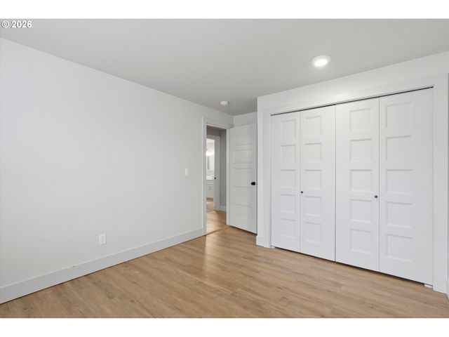 2069 FLAG STONE Ct N, Keizer, OR 97303
