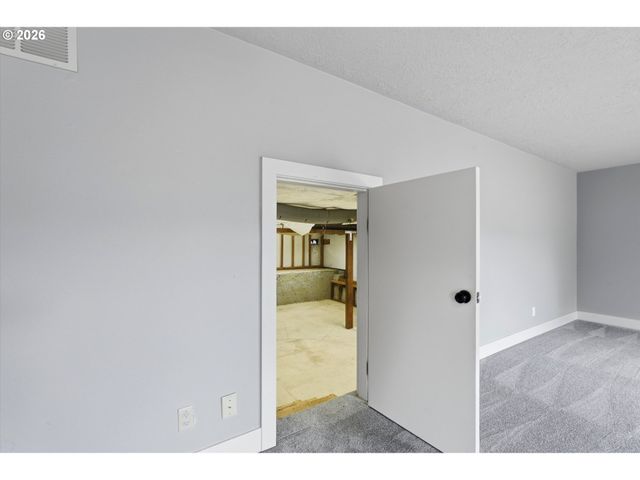 2069 FLAG STONE Ct N, Keizer, OR 97303