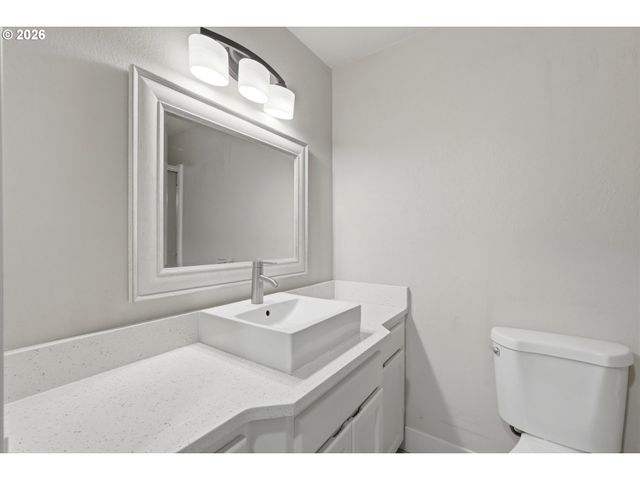 2069 FLAG STONE Ct N, Keizer, OR 97303
