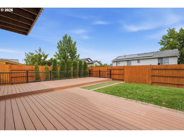 2069 FLAG STONE Ct N, Keizer, OR 97303