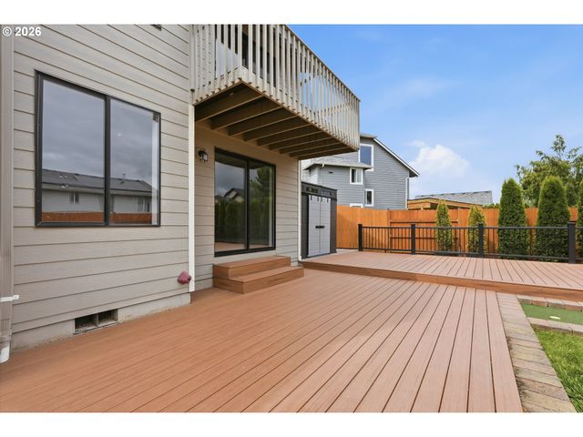 2069 FLAG STONE Ct N, Keizer, OR 97303