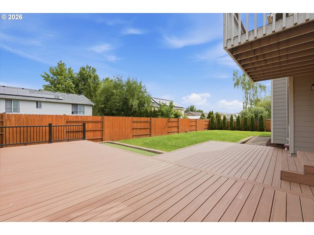 2069 FLAG STONE Ct N, Keizer, OR 97303