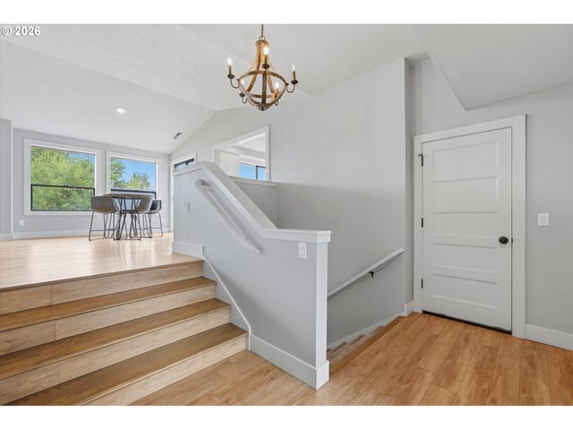 2069 FLAG STONE Ct N, Keizer, OR 97303
