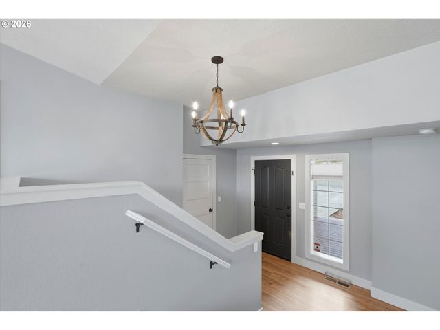 2069 FLAG STONE Ct N, Keizer, OR 97303