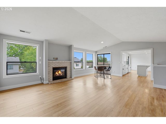 2069 FLAG STONE Ct N, Keizer, OR 97303