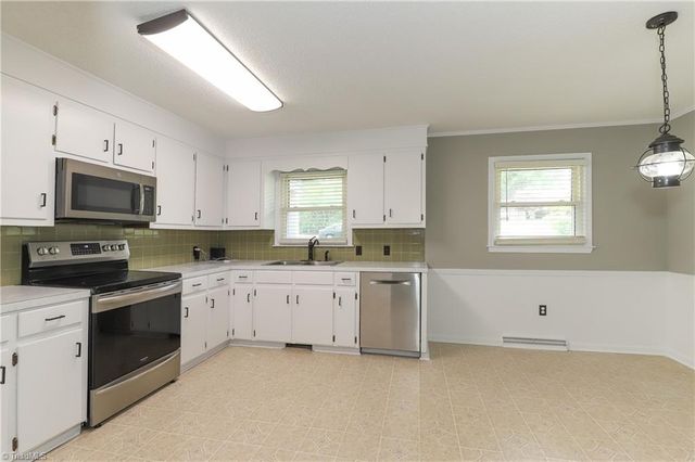 429 Mendenhall Drive, Winston-salem, NC 27127