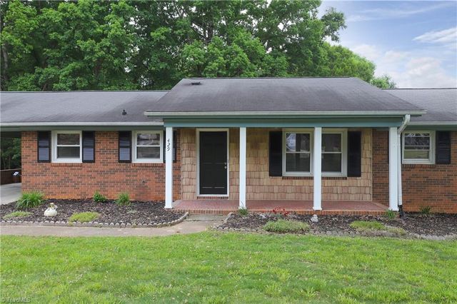 429 Mendenhall Drive, Winston-salem, NC 27127