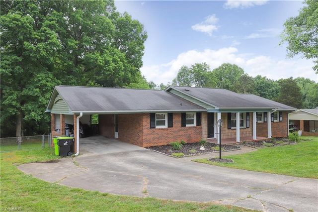 429 Mendenhall Drive, Winston-salem, NC 27127