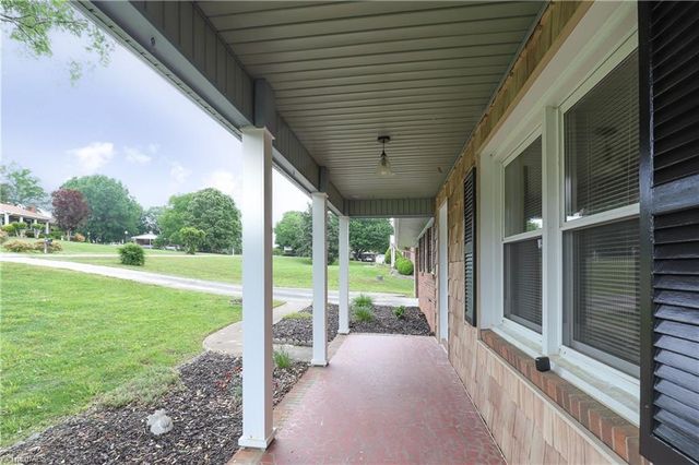 429 Mendenhall Drive, Winston-salem, NC 27127