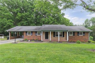 429 Mendenhall Drive, Winston-salem, NC 27127