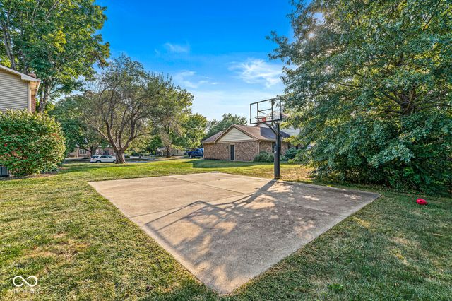 4510 Somerset Way S, Carmel, IN 46033