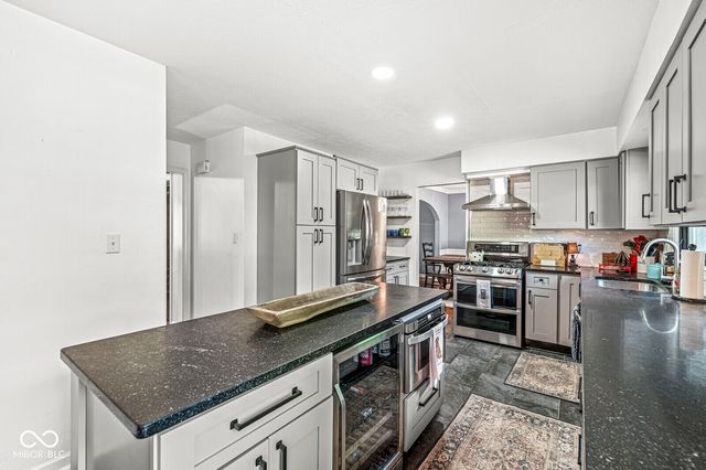 4510 Somerset Way S, Carmel, IN 46033