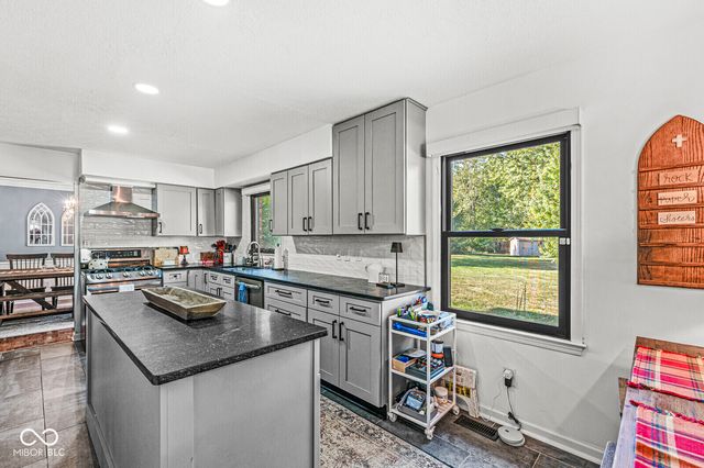 4510 Somerset Way S, Carmel, IN 46033