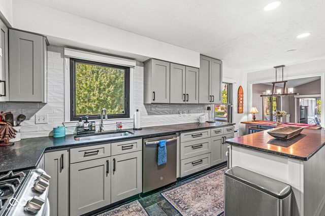 4510 Somerset Way S, Carmel, IN 46033