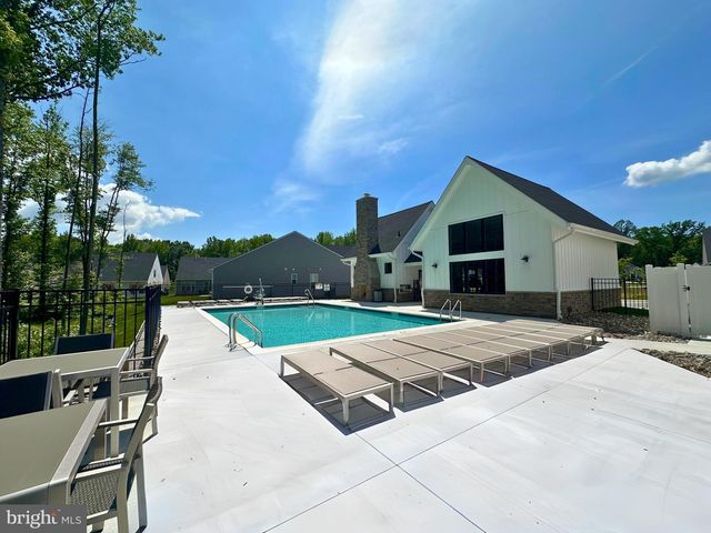 825 HORSESHOE FALLS DR, Newark, DE 19702