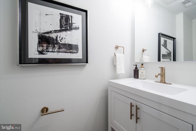 520 IRVING ST NW, Washington, DC 20010