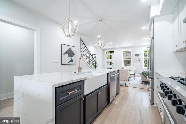 520 IRVING ST NW, Washington, DC 20010