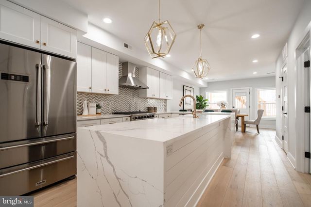 520 IRVING ST NW, Washington, DC 20010