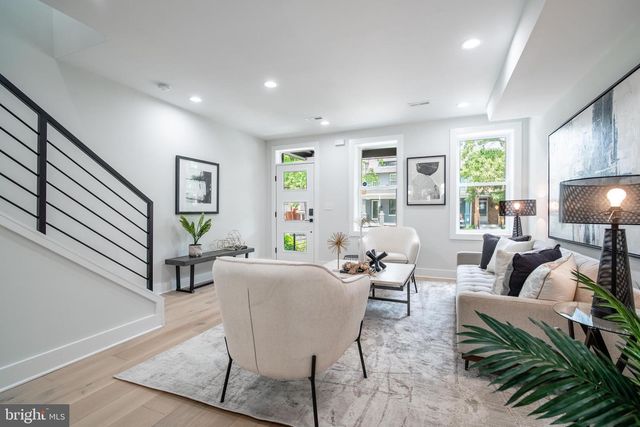 520 IRVING ST NW, Washington, DC 20010