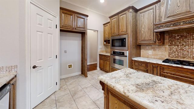 3722 Cove Timber Avenue, Granbury, TX 76049
