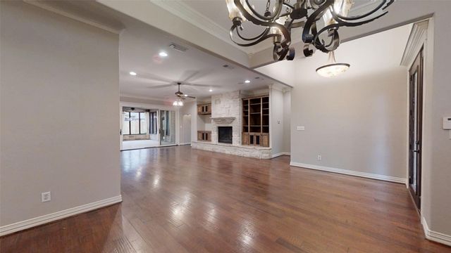3722 Cove Timber Avenue, Granbury, TX 76049
