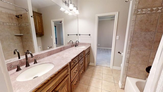 3722 Cove Timber Avenue, Granbury, TX 76049