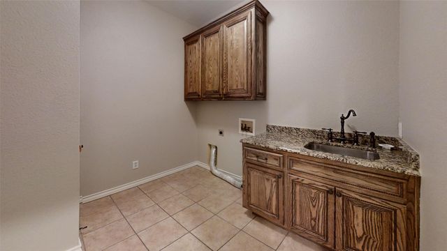 3722 Cove Timber Avenue, Granbury, TX 76049