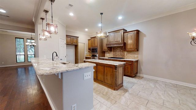 3722 Cove Timber Avenue, Granbury, TX 76049