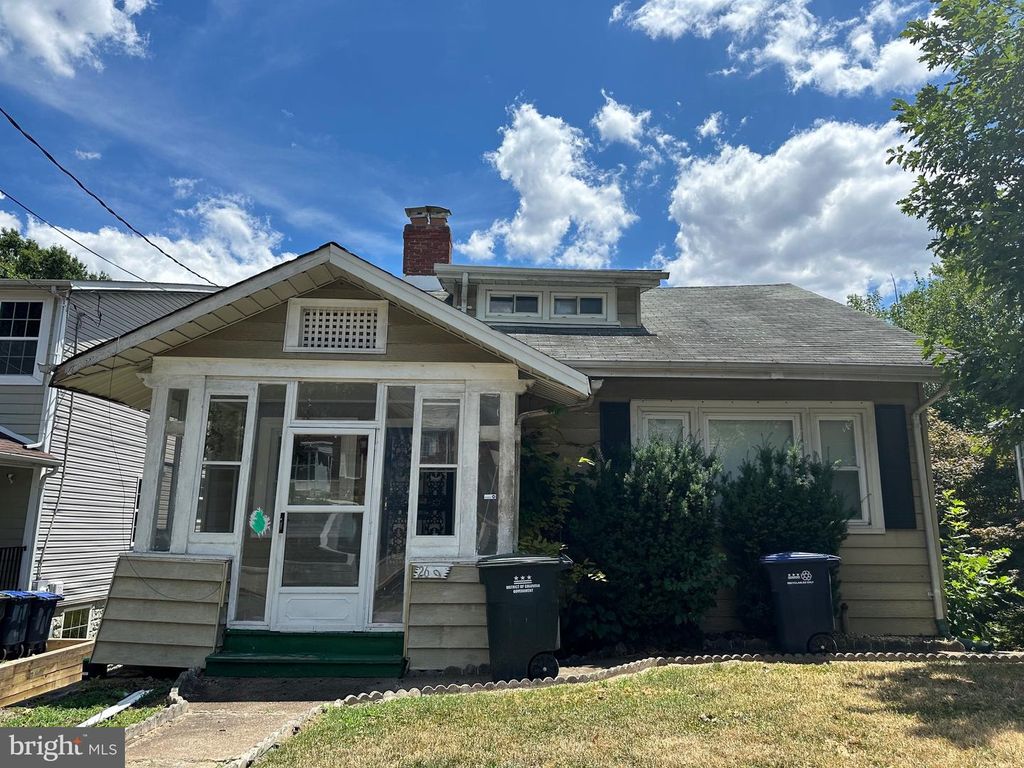2639 MYRTLE AVE NE, Washington, DC 20018