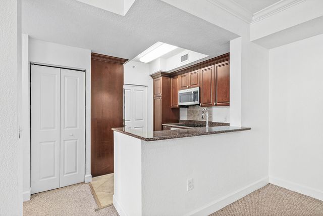 1660 Renaissance Commons Boulevard 2421, Boynton Beach, FL 33426