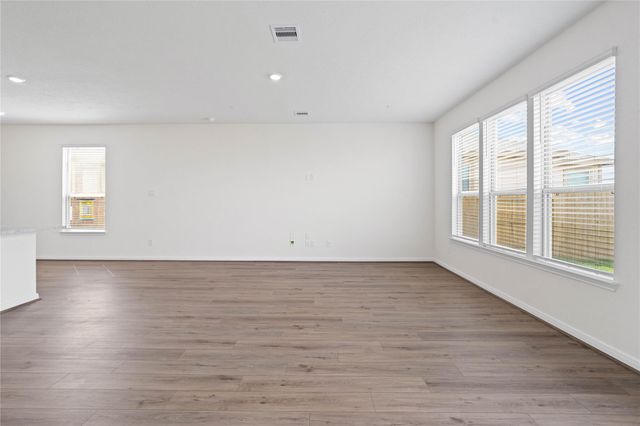 6418 Kentfield Drive, Arcola, TX 77583