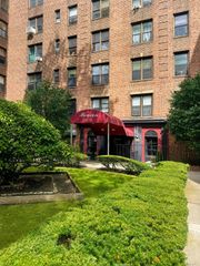 83-05 98 Street 5B, Woodhaven, NY 11421