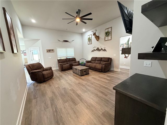 225 Ryder Street, Gentry, AR 72734
