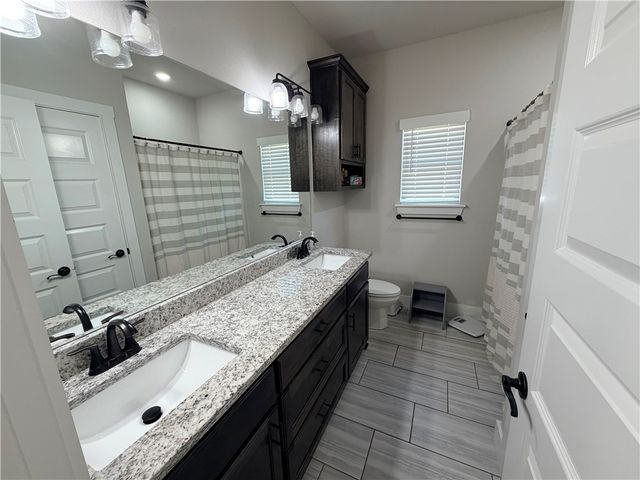225 Ryder Street, Gentry, AR 72734