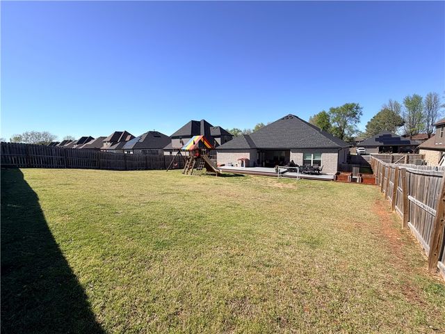 225 Ryder Street, Gentry, AR 72734