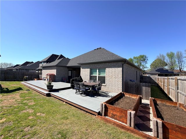 225 Ryder Street, Gentry, AR 72734