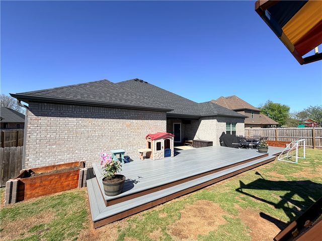 225 Ryder Street, Gentry, AR 72734