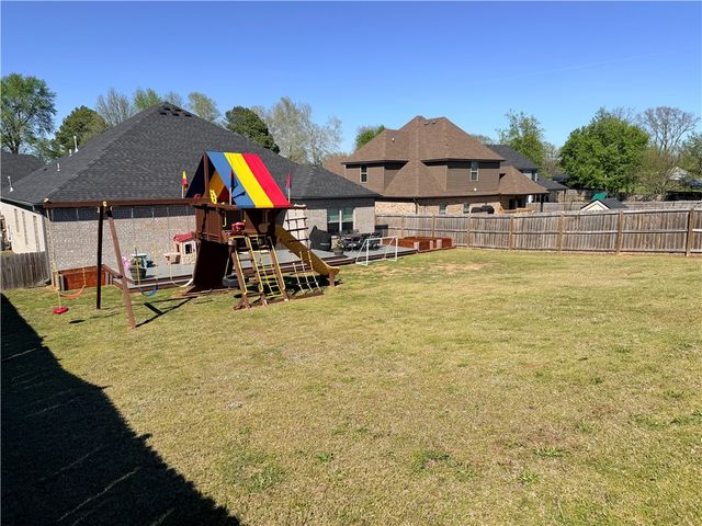 225 Ryder Street, Gentry, AR 72734