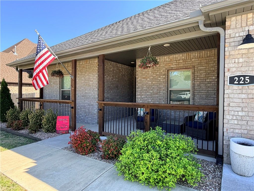 225 Ryder Street, Gentry, AR 72734
