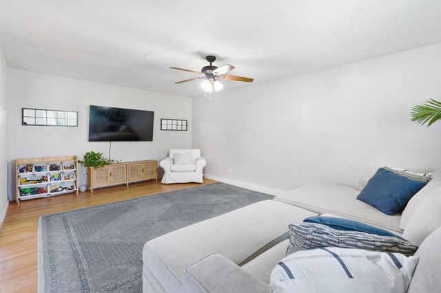 8039 Glen Valley Cir, Citrus Heights, CA 95610