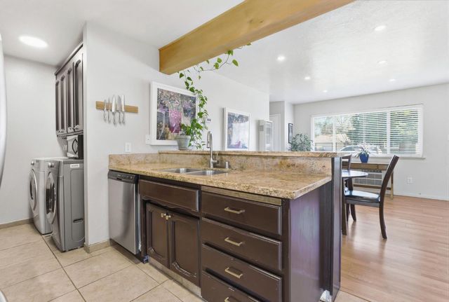 8039 Glen Valley Cir, Citrus Heights, CA 95610