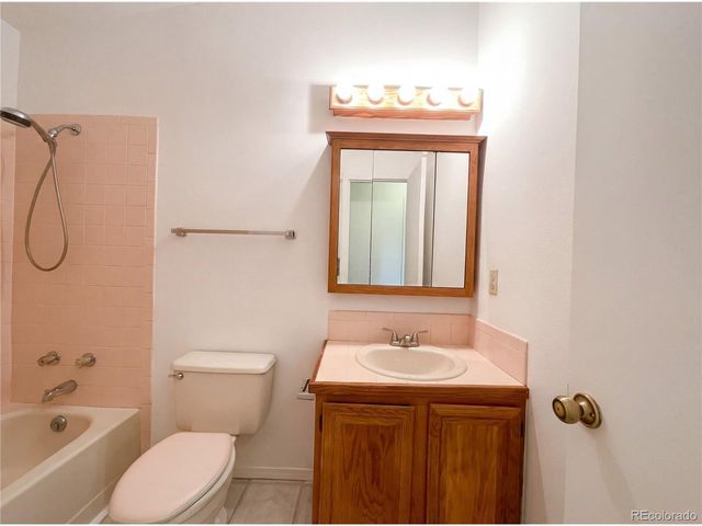 824 Elliott St, Longmont, CO 80504