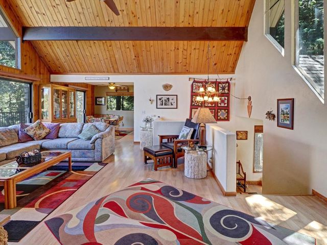 214 S Fairway Drive, Lake Arrowhead, CA 92352