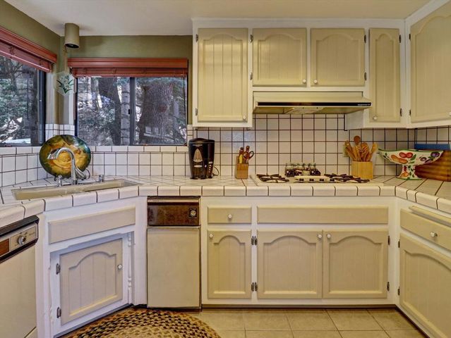 214 S Fairway Drive, Lake Arrowhead, CA 92352