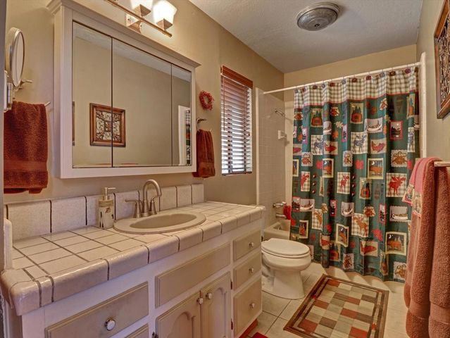 214 S Fairway Drive, Lake Arrowhead, CA 92352