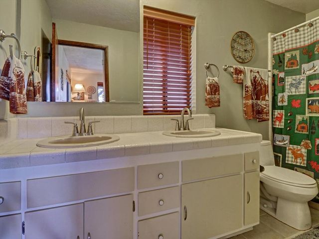 214 S Fairway Drive, Lake Arrowhead, CA 92352